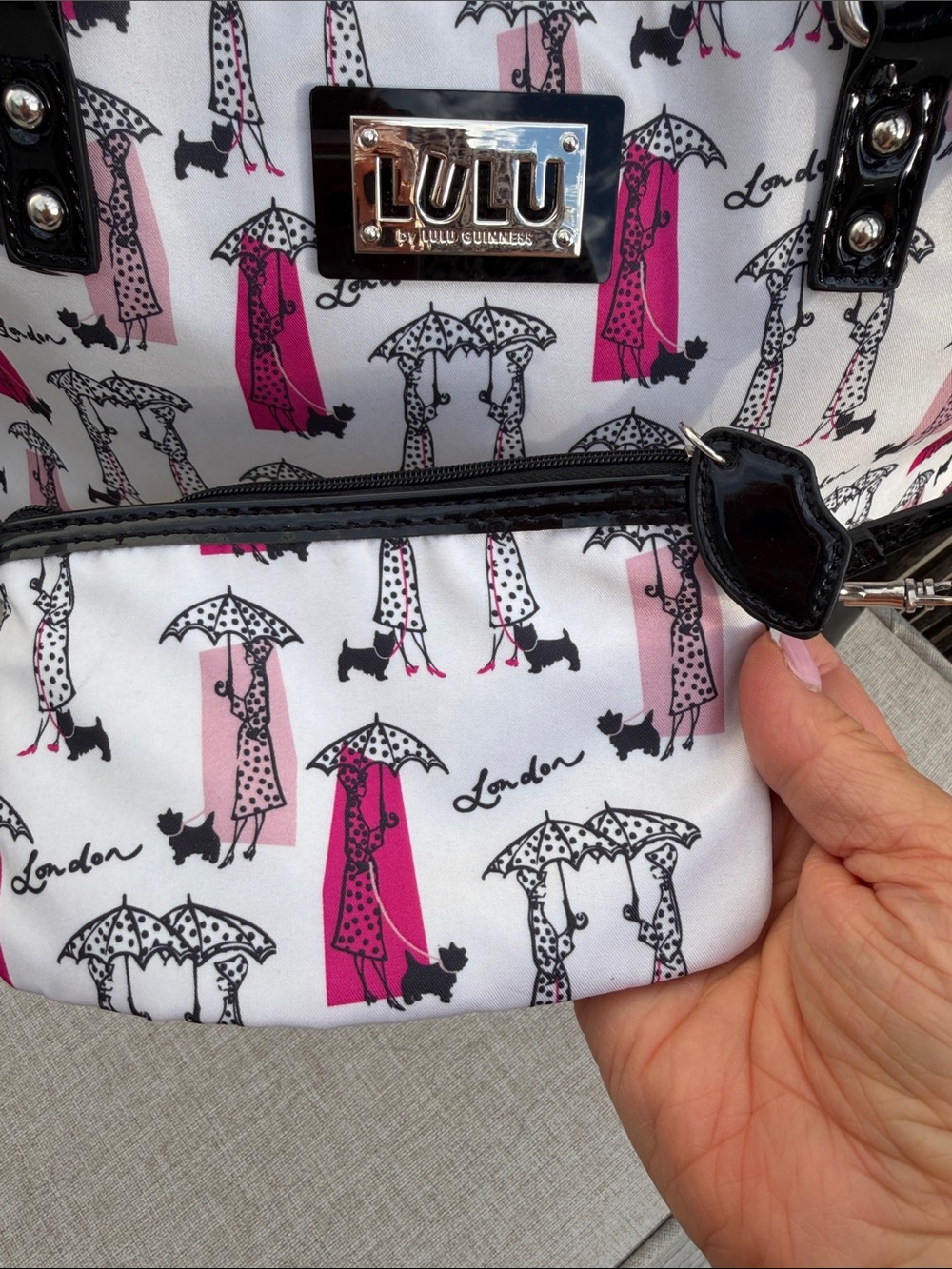 Lulu Guinness White Tote with Pink & Black Fashion Print - Picture 3 of 9
